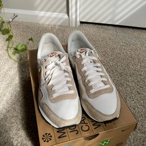 Nike Air Pegasus 83 - Men’s Size 11